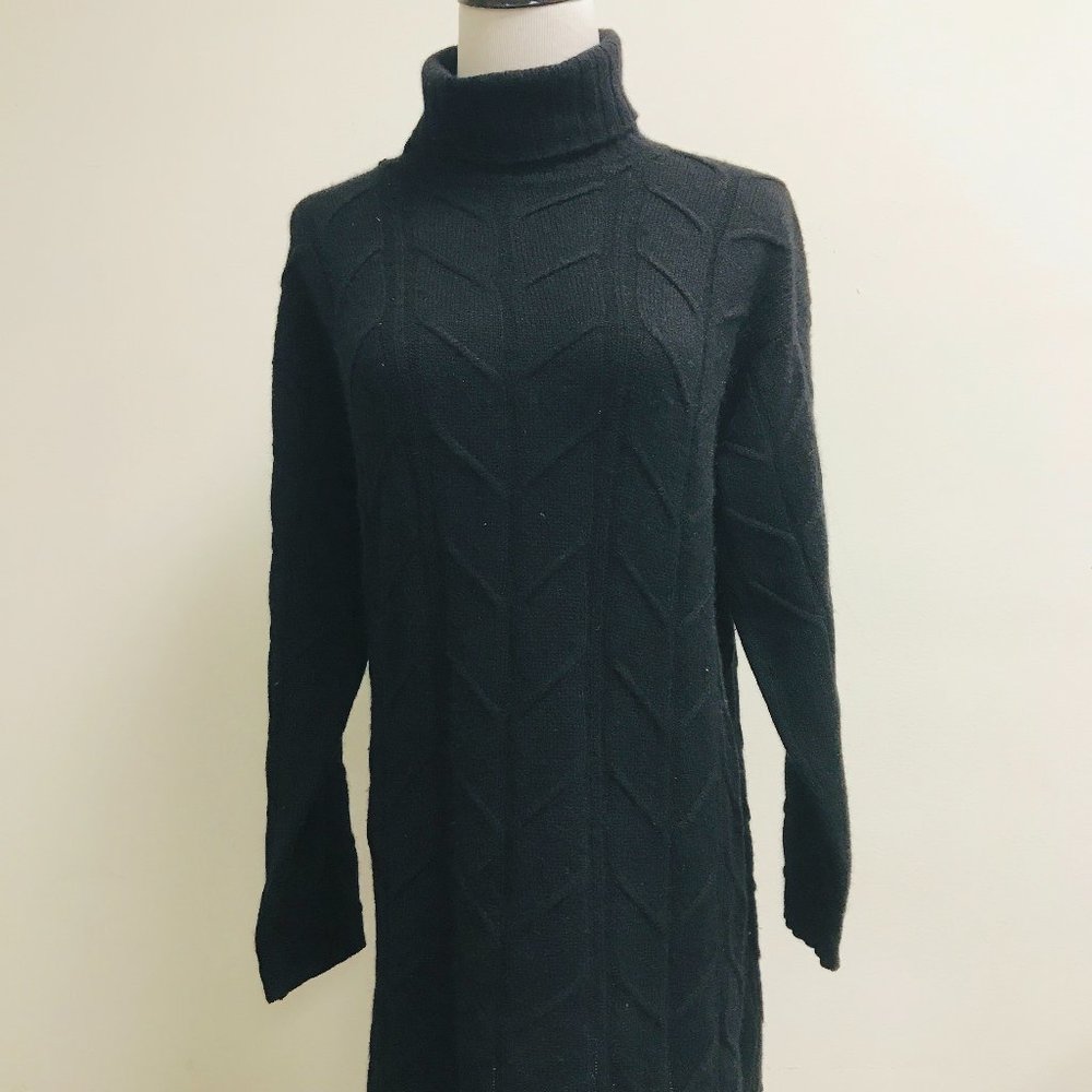Jennifer Tyler black cashmere turtleneck tunic cable sweater Scotland S M